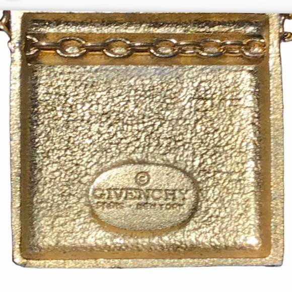 GIVENCHY Monogram Logo Vintage Designer Luxury Necklace with Pendant. - Picture 4 of 5